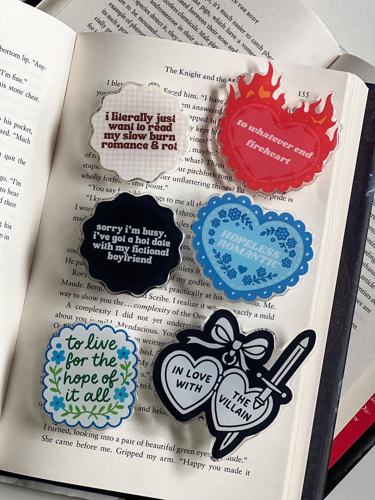 In love with Villain Kindle & Phone Grip
