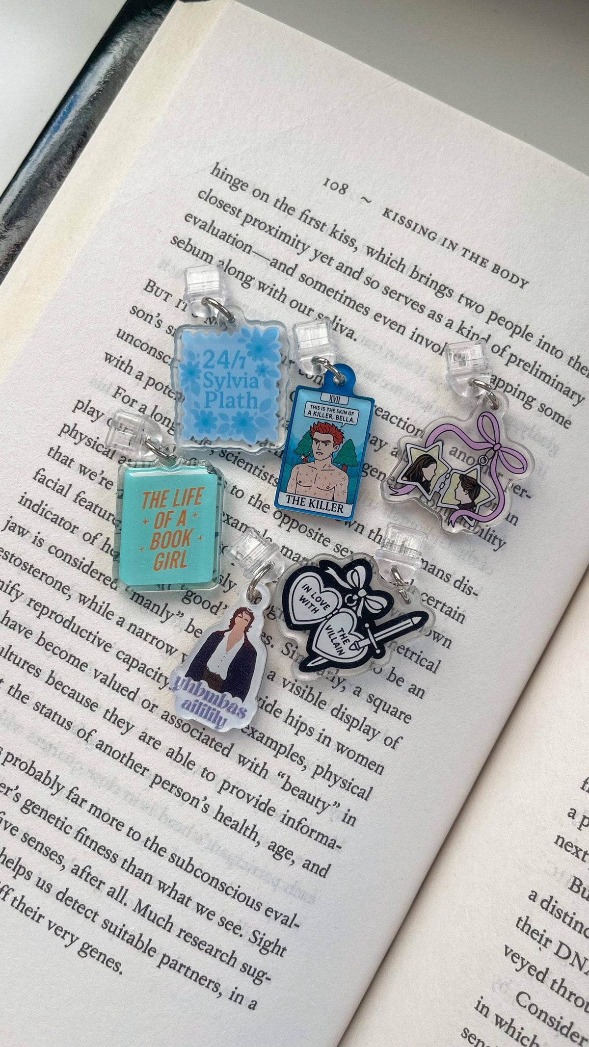 In Love with the Villain E-Reader Charm | Dark Romance