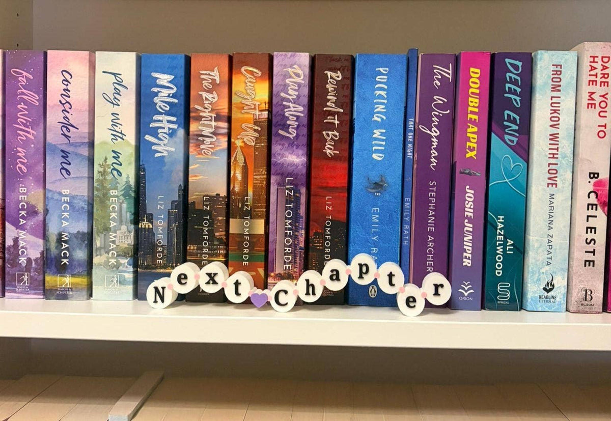 3D Printed Friendship Bracelet & Romance Reader Shelf Sign