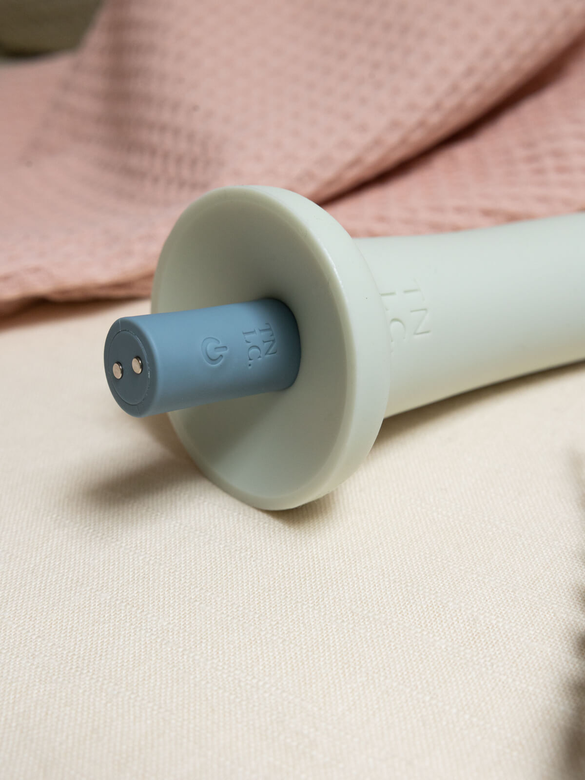 [TNLC] Dill G-Curve - Curved Suction Dildo
