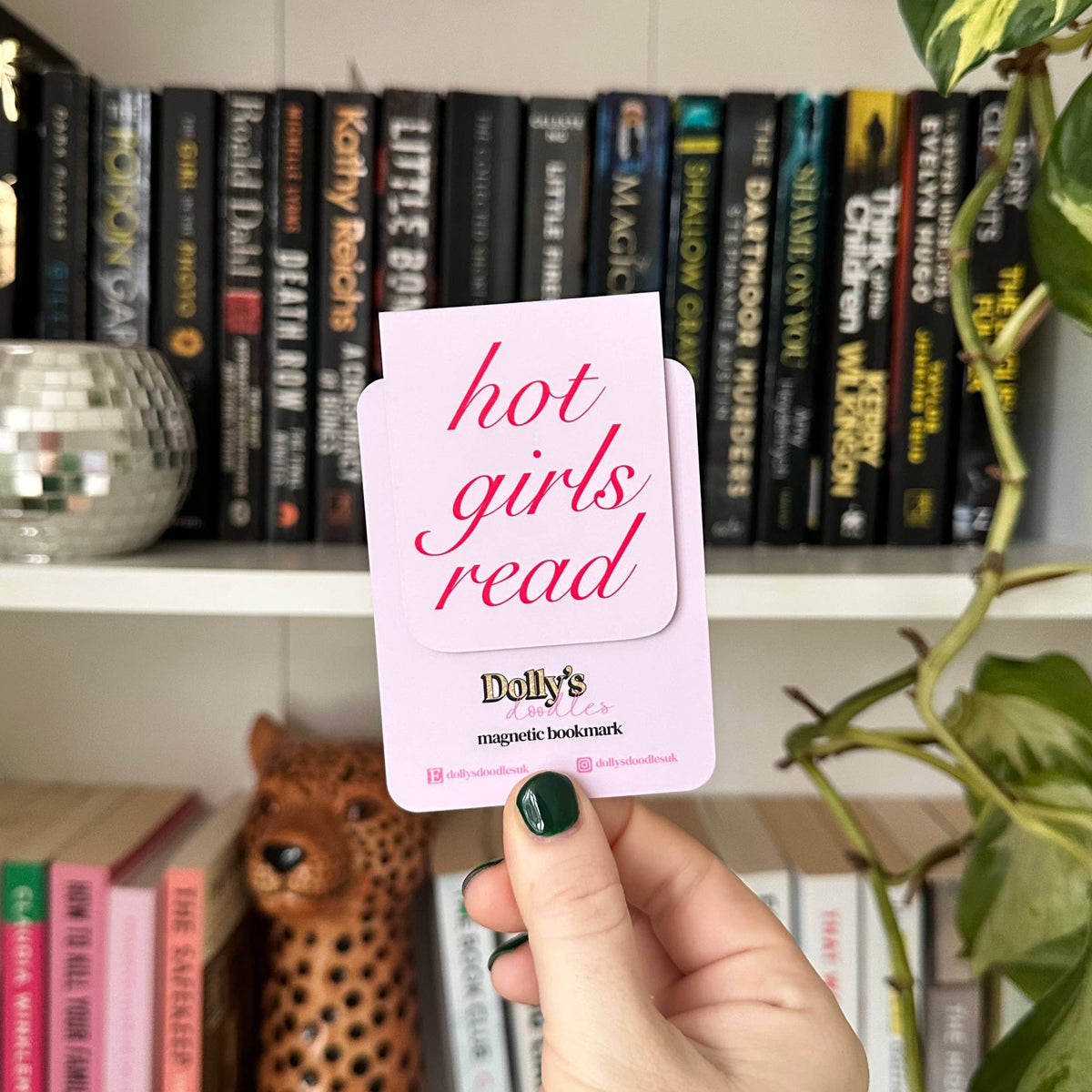 Hot Girls Read Pink Red Magnetic Bookmark Reading Gift